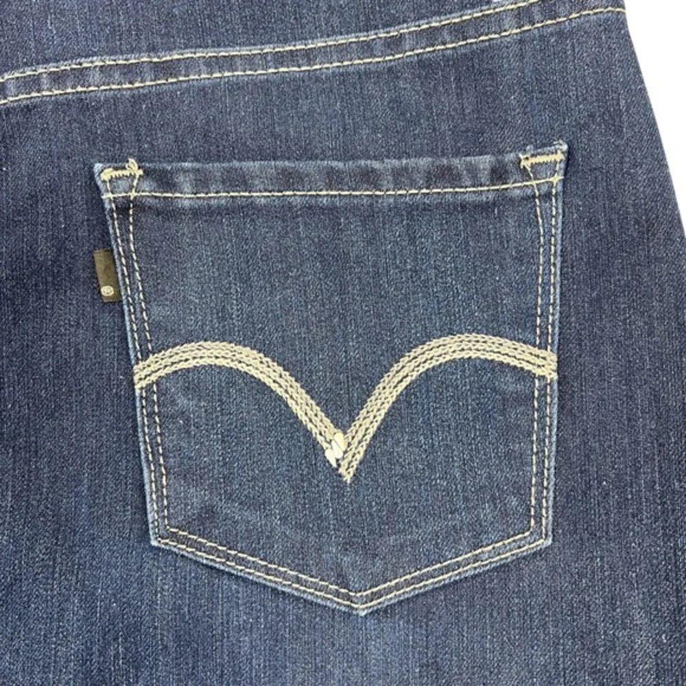 Levis Denim Jean Pencil Skirt Sz 8 Dark Wash Stretch 2010s Classic Trendy Grunge - Picture 9 of 11